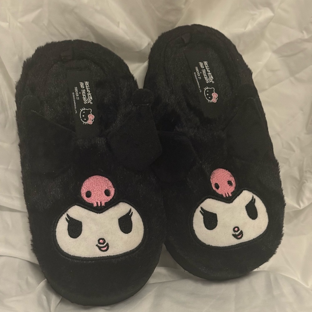 Forever 21 Kuromi Slippers